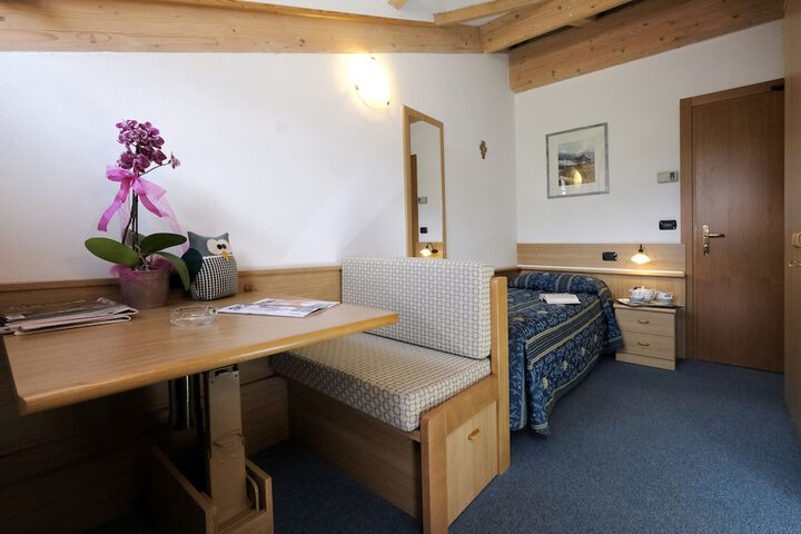 Room 7 of 44