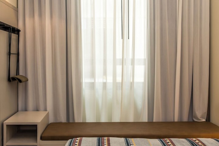 Room 10 of 66