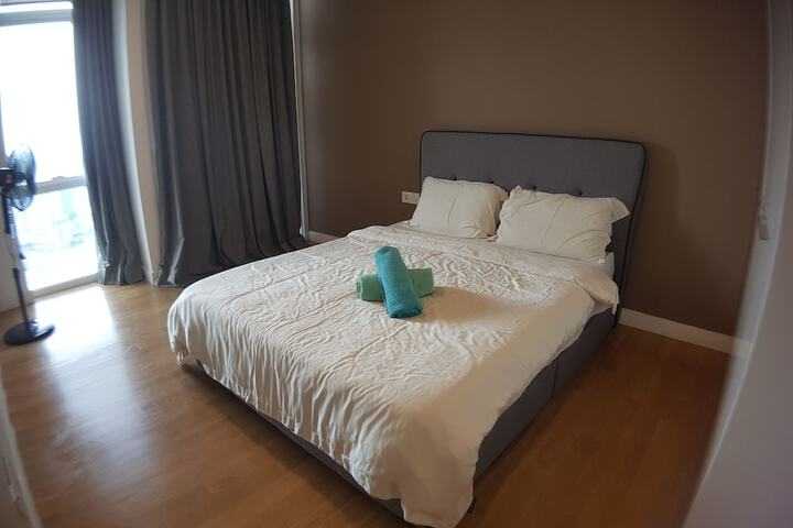 Room 6 of 49