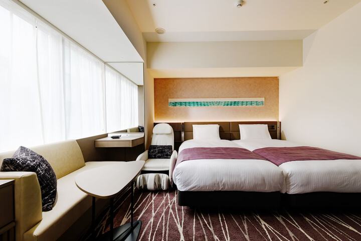 Room 12 of 35
