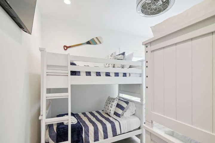 Room 3 of 12