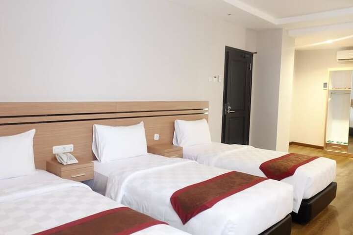 Room 8 of 22