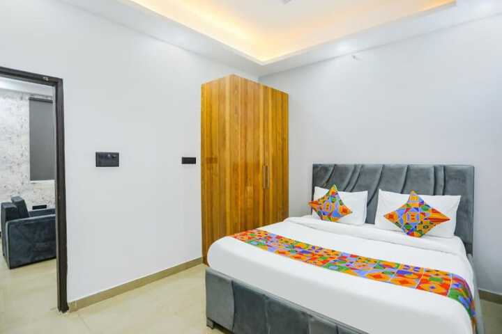 Room 8 of 41
