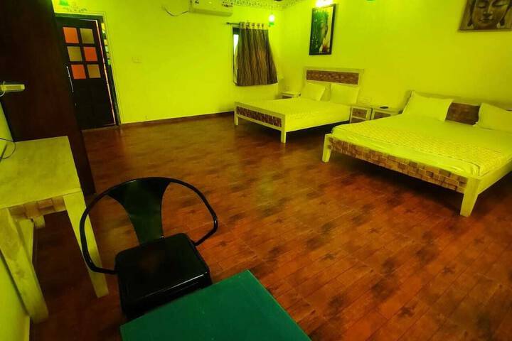 Room 5 of 70