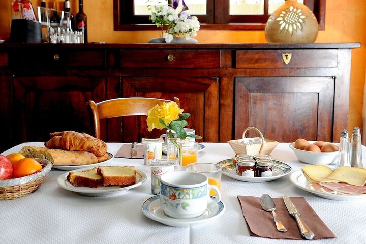 Breakfast/Coffee Service 15 of 32