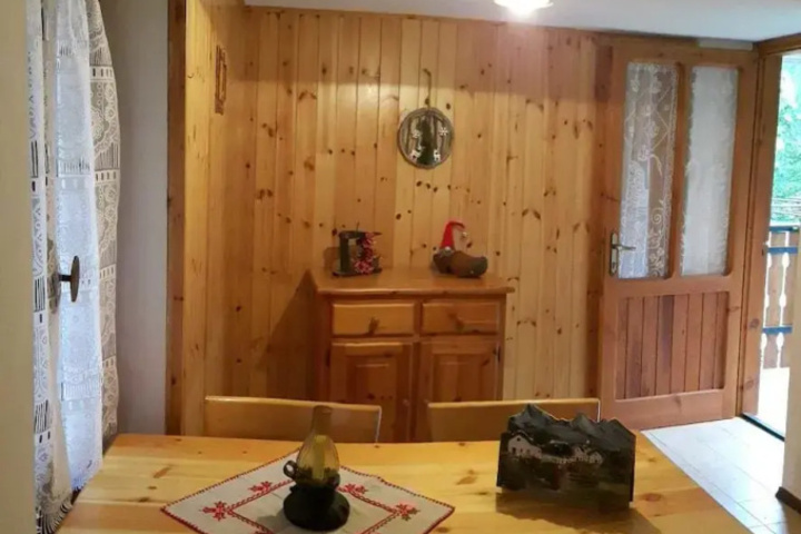 Room 3 of 6