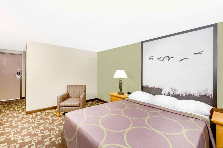 Room 14 of 32