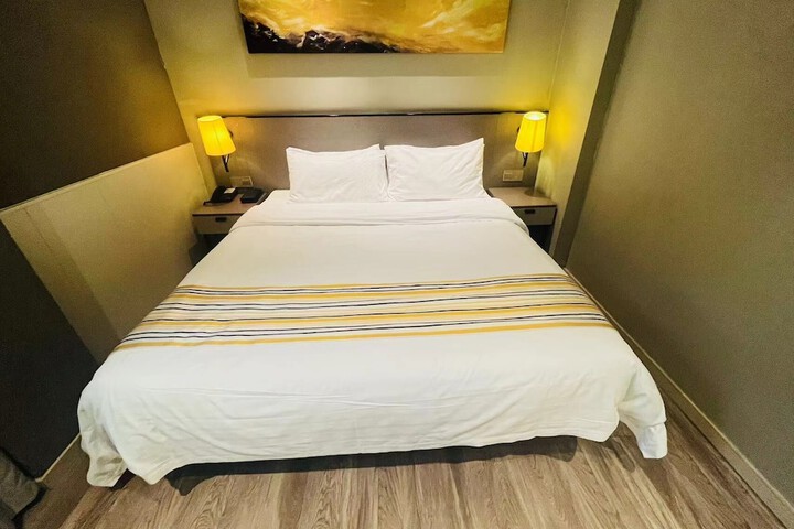 Room 12 of 41