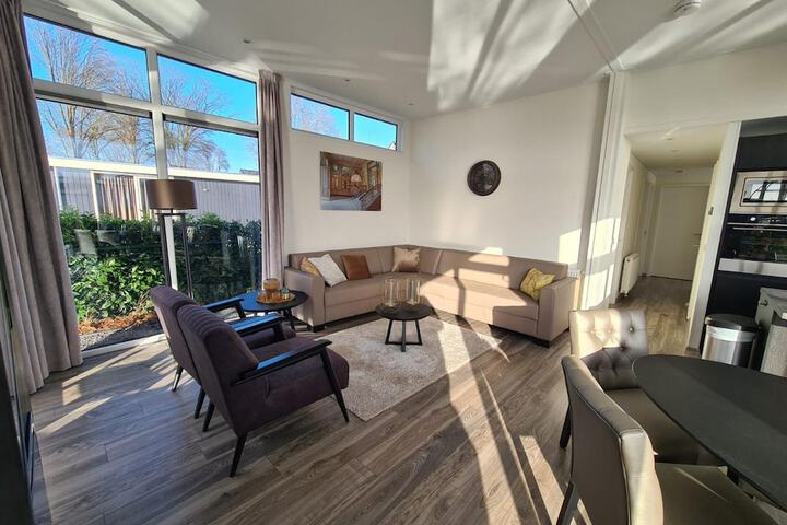 Room 3 of 39