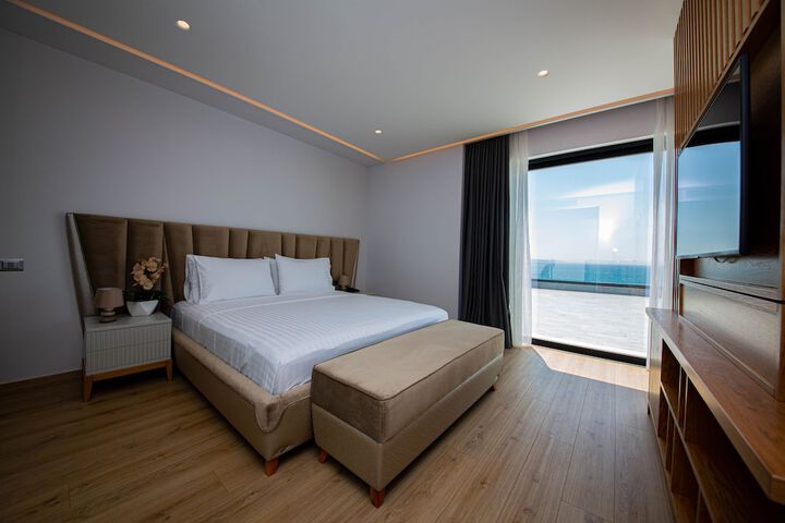 Room 10 of 47