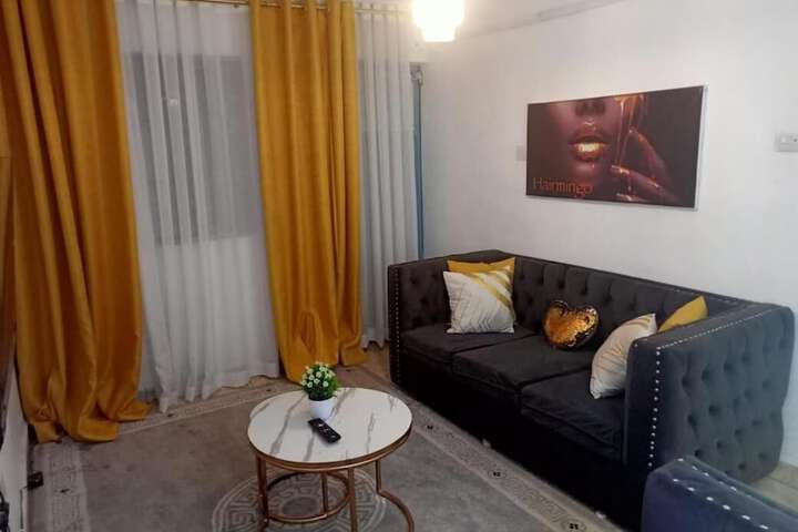 Room 6 of 16