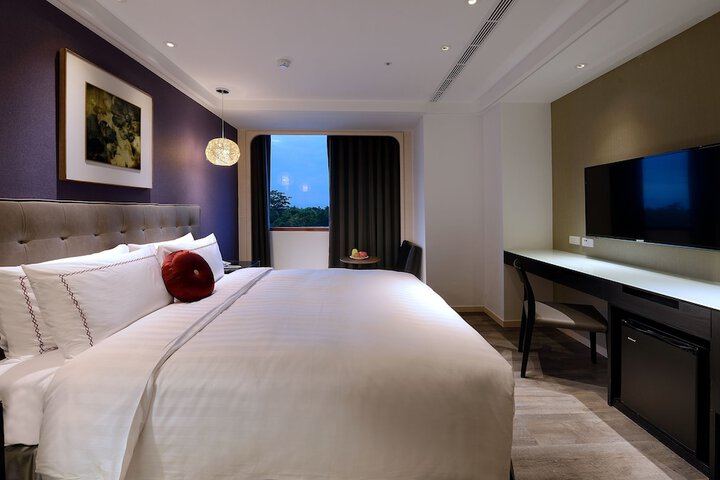 Room 33 of 54