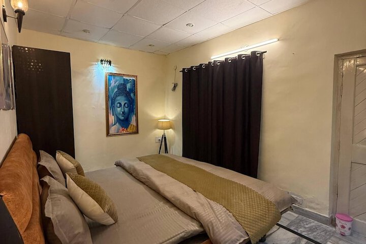 Room 7 of 35
