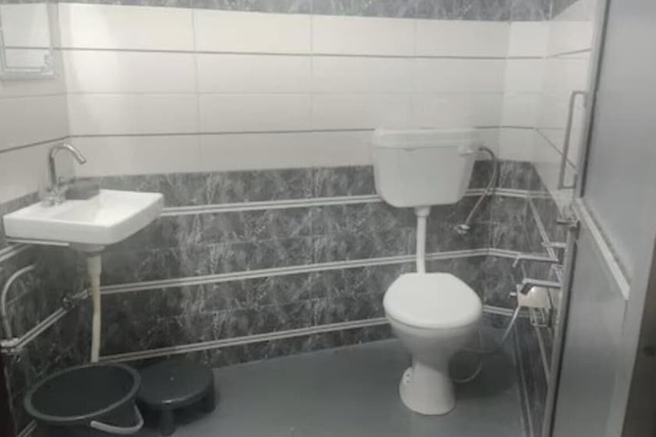 Room 9 of 11