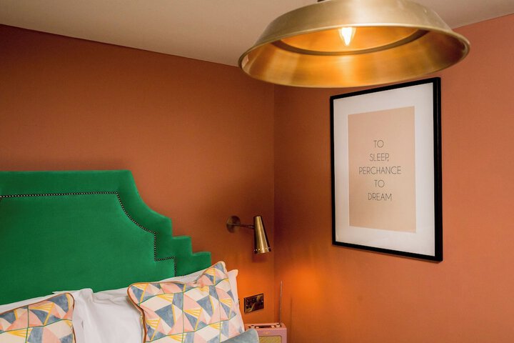 Room 25 of 40