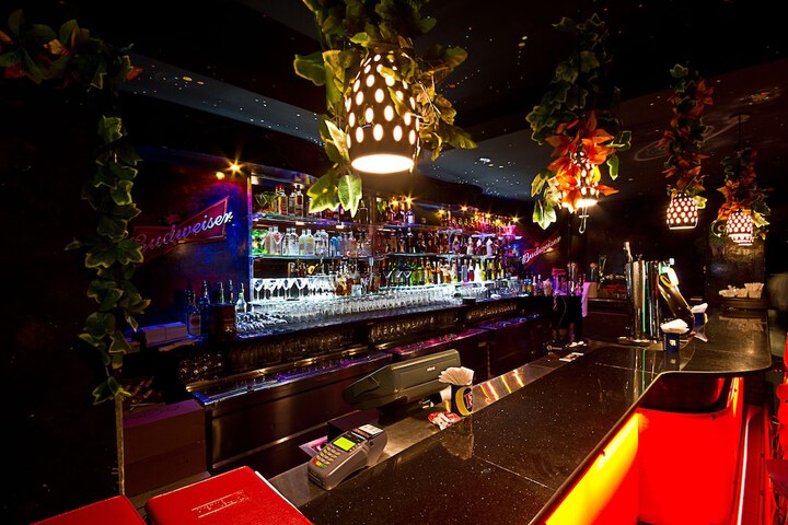 Lounge 56 of 78