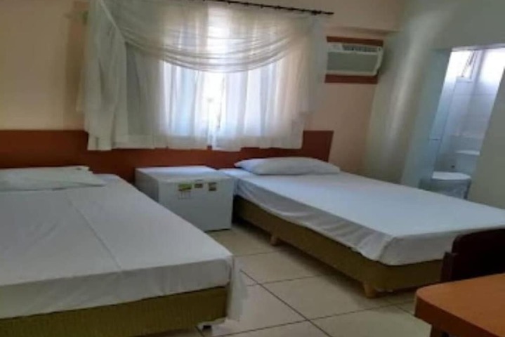 Room 2 of 10
