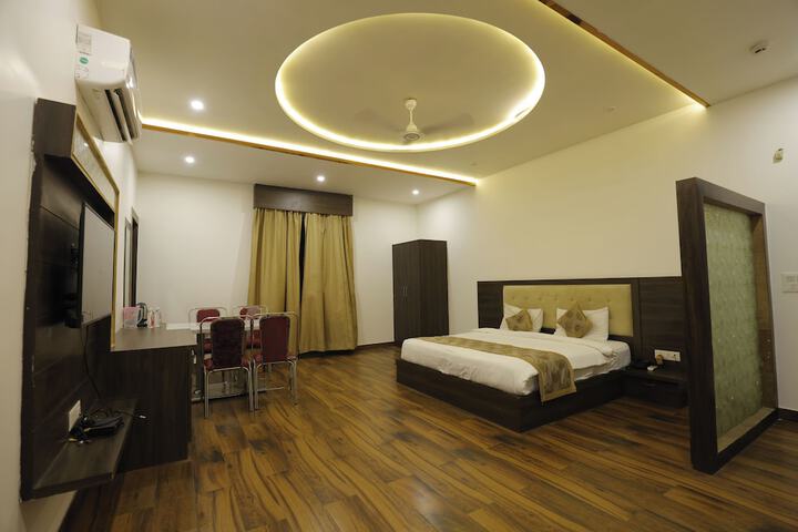 Room 14 of 21