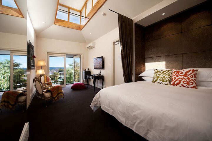 Room 4 of 92