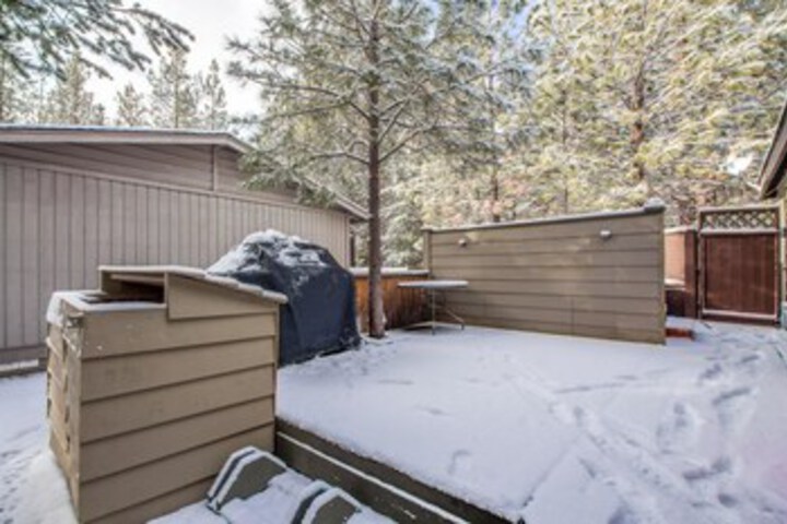 Property Grounds 27 of 40
