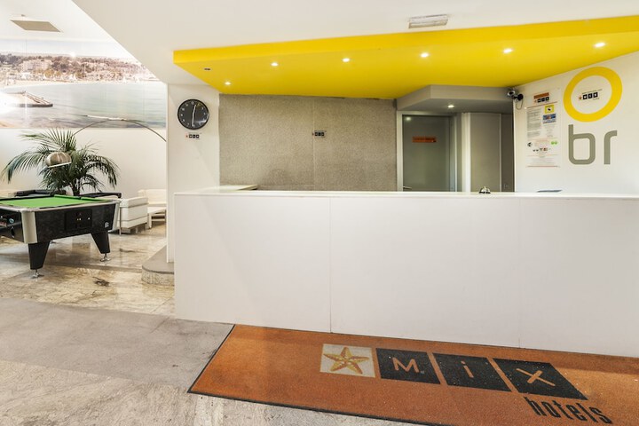 Check-in/check-out kiosk