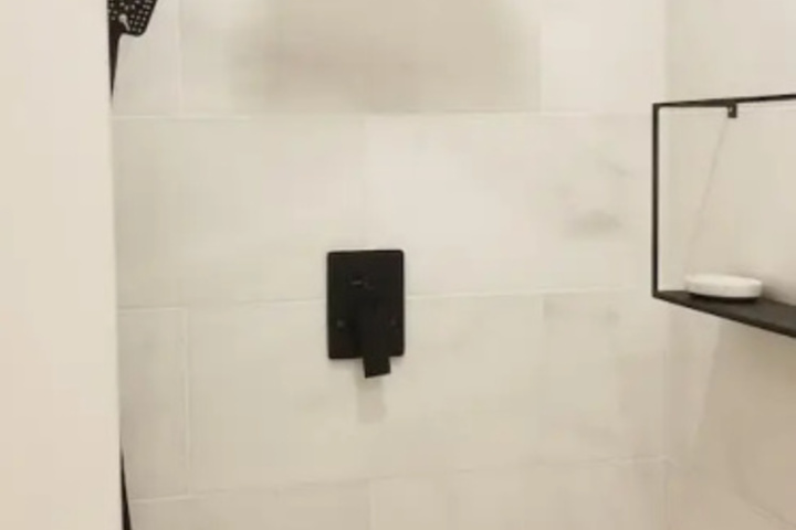 Room 9 of 17