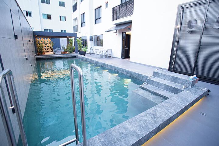 Pool 22 of 39