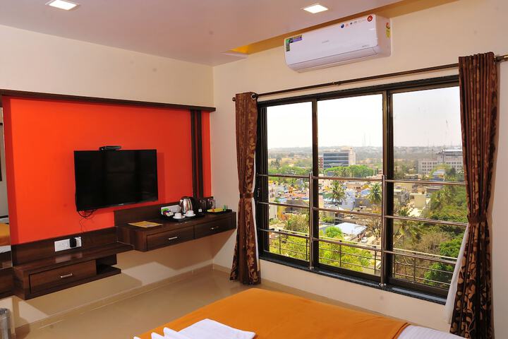 Room 8 of 23