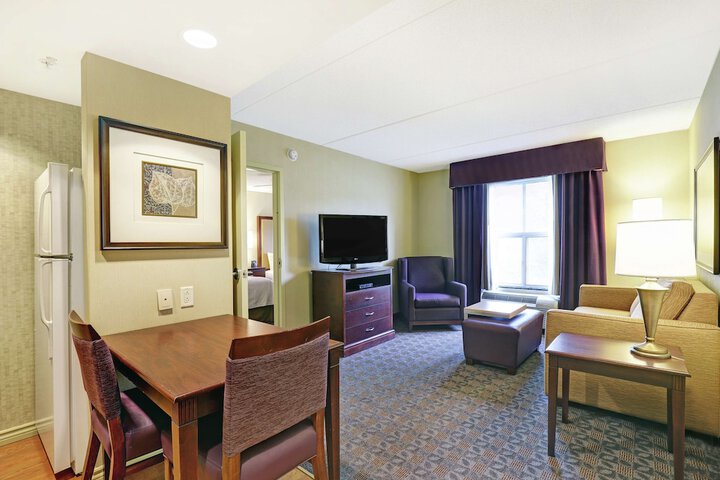 1 King Bed Whirlpool Studio Suite (14 of 22)