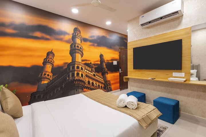 Room 9 of 15