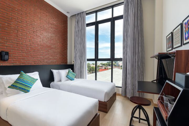 Room 9 of 54