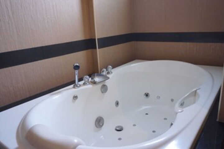 Hot Tub 11 of 42