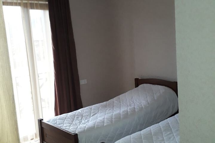 Room 3 of 89