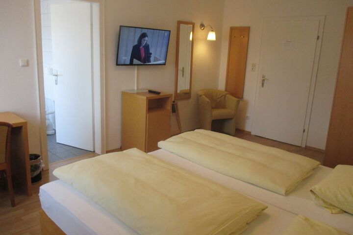 Room 3 of 34