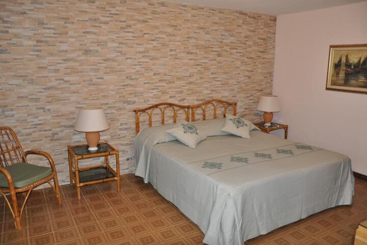 Room 9 of 31