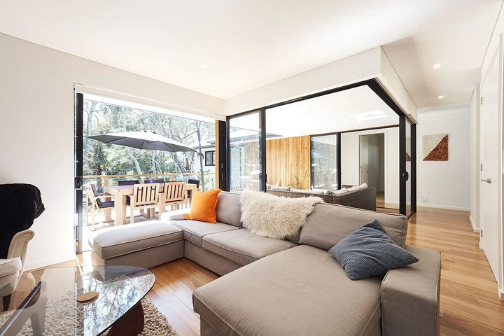 Bottlebrush Lodge (I740)