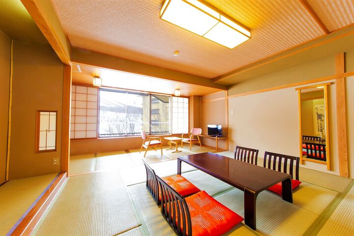 Room 17 of 41