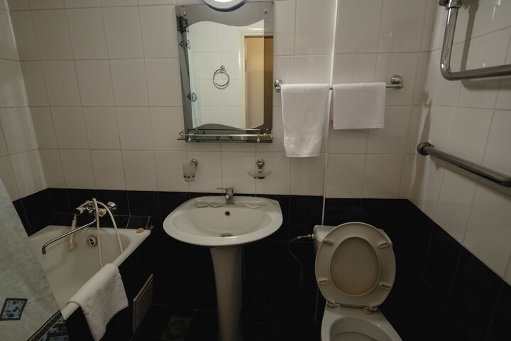 Room 27 of 53