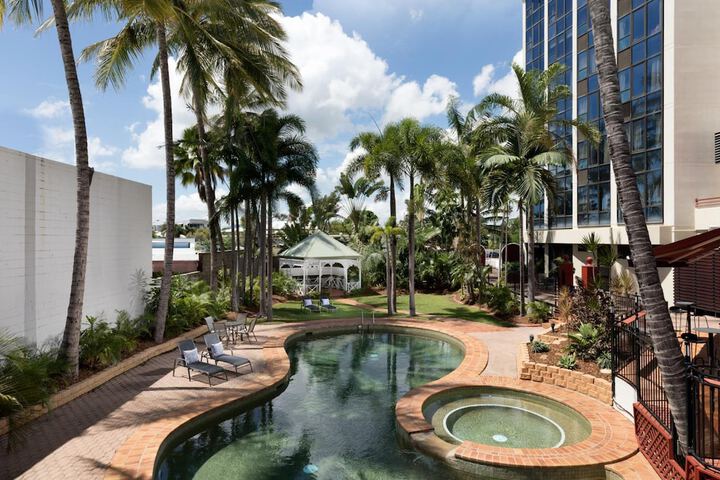 Hotel Pool