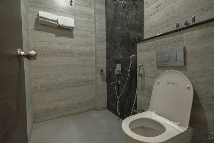 Room 32 of 58