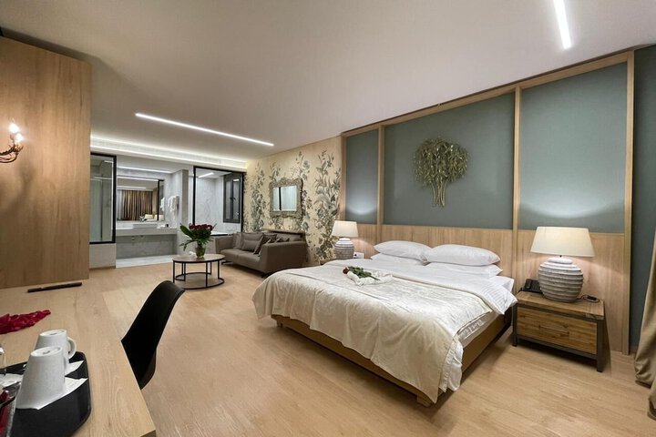 Room 25 of 49
