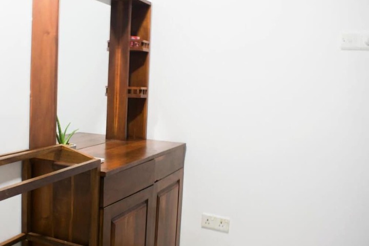 Room 9 of 25