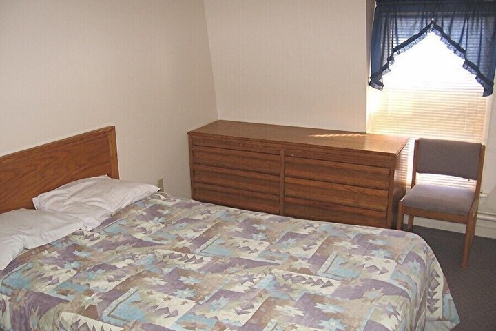 Room 10 of 39