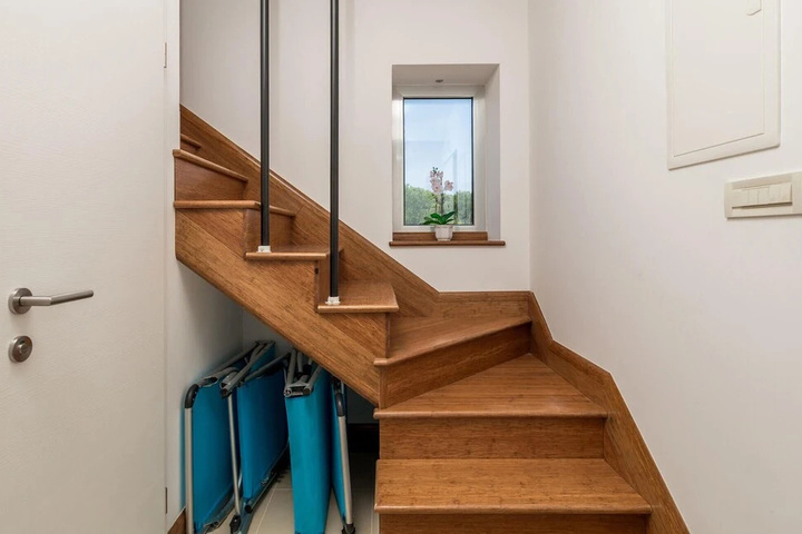 Room 10 of 19