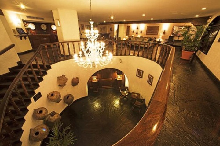 Guest Lobby