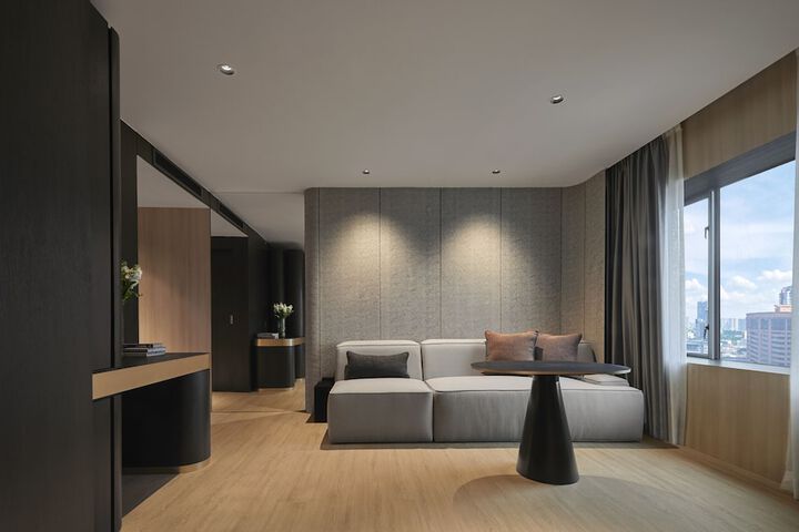 Room 6 of 74