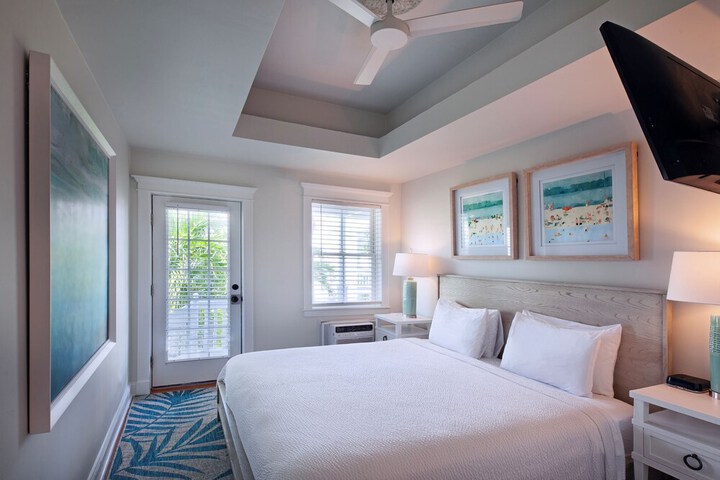 Room 12 of 30