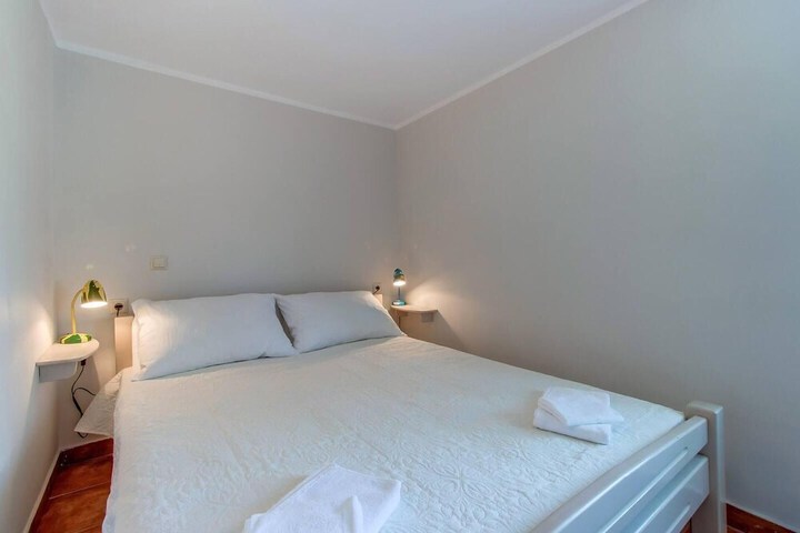 Room 5 of 43