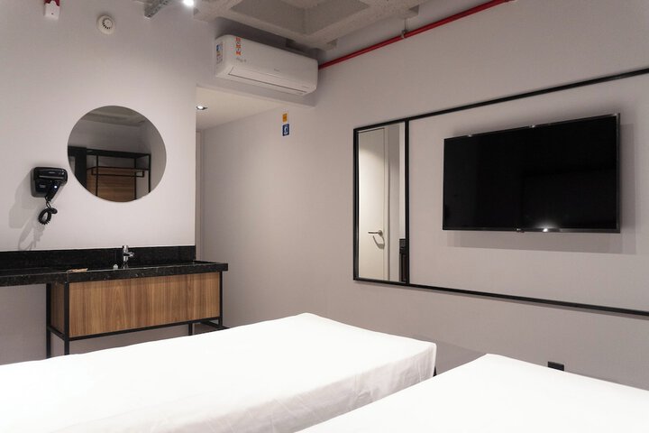 Room 45 of 122