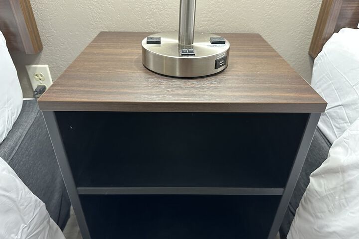 2 Queen Beds (8 of 9)